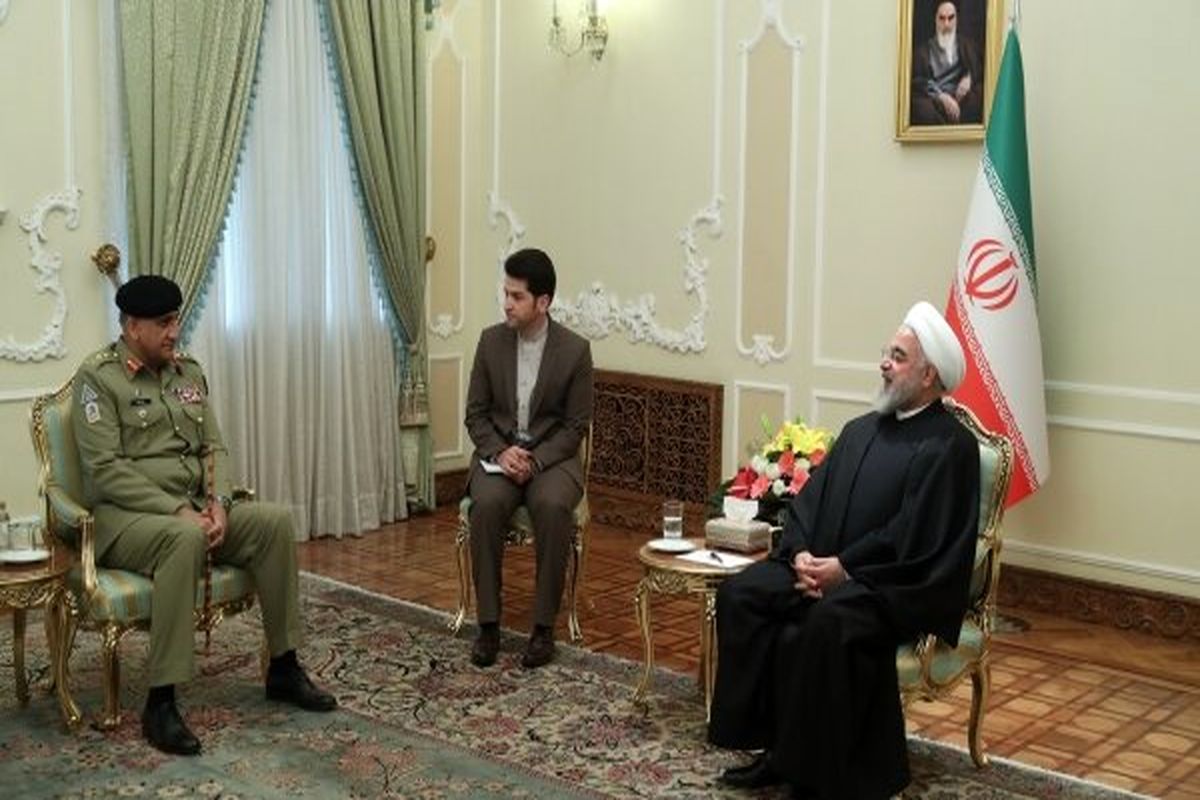 دیدار روحانی با فرمانده ارتش پاکستان