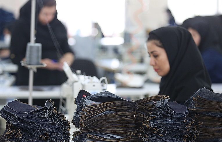 رونق کارگاههای تولید پوشاک در میناب /تولید بیش از 252 هزار دست لباس ظرف یک سال