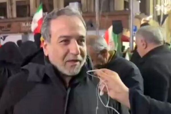 حضور در کنار مردم لذت وحدت و انسجام را چند برابر کرد