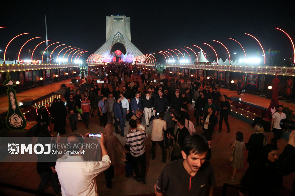 سوگواره آیینی "محرم شهر" در میدان آزادی تهران