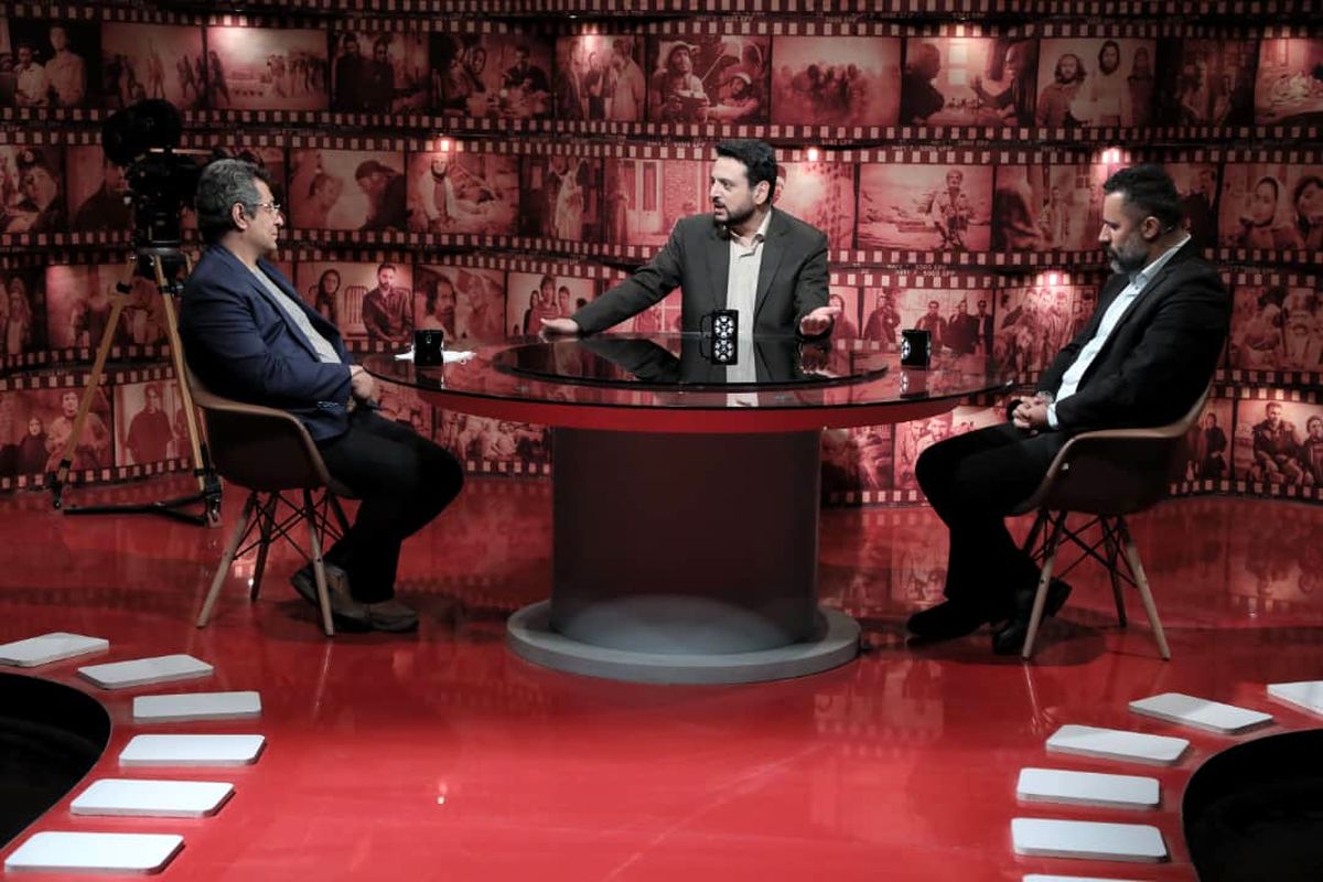 پژمان کریمی و ایزد مهر آفرین و محمدصالح حجت الاسلامی در برنامه هفت