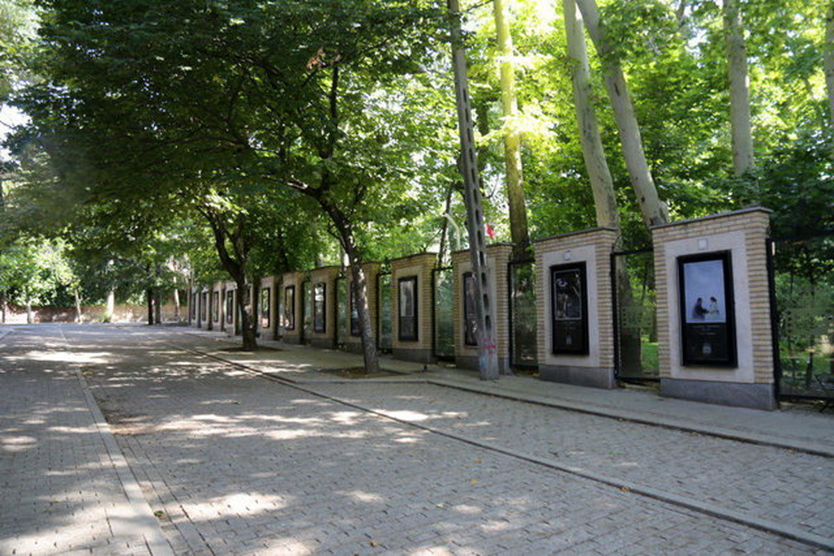 نمایش پوستر