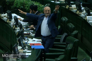 ظریف به مجلس احضار شد