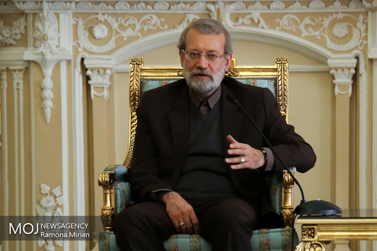 تجلیل علی لاریجانی از پهلوان علیرضا کریمی