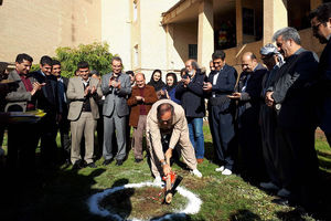 کلنگ احداث ساختمان پلاتوی نمایش سقز بر زمین زده شد