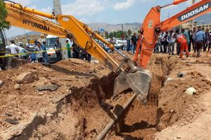 ‌فوت ۲ کارگر در حادثه عملیات لوله‌گذاری دفع آب‌های سطحی در شیراز