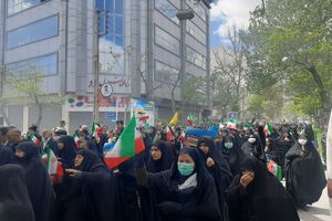 شکوه تجلی حضور مردم دیار میرزا کوچک جنگلی در راهپیمایی قدس شریف / طنین شعار مرگ بر آمریکا در گیلان