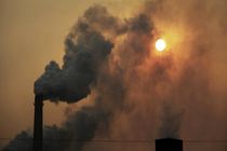 مسئولان استان اصفهان مخالف مازوت‌سوزی در نیروگاه شهید منتظری هستند