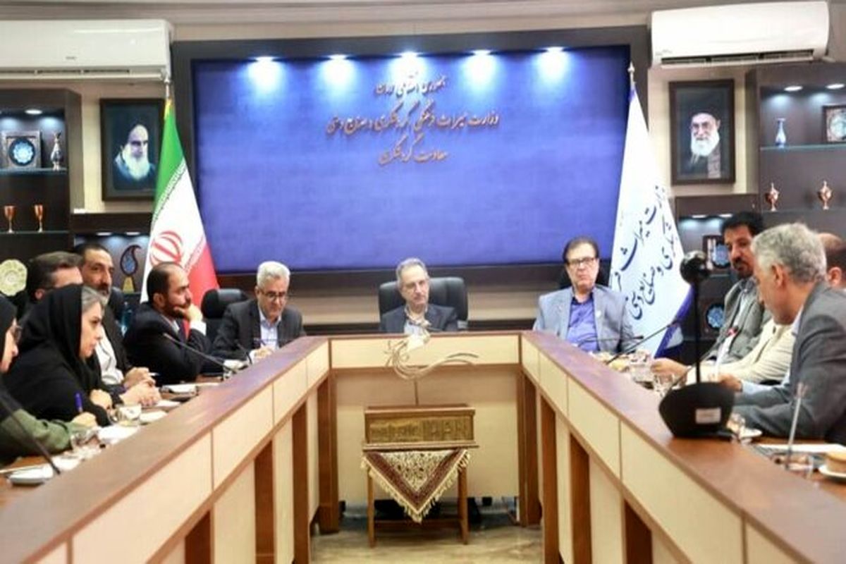 معاون گردشگری وزارت میراث فرهنگی، گردشگری و صنایع دستی در جلسه هیأت مدیره انجمن علمی گردشگری ایران