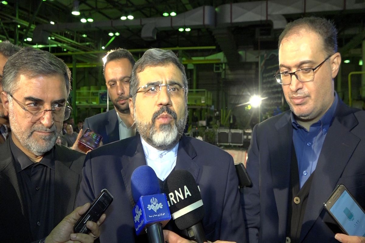 اسماعیلی ، وزیر فرهنگ و ارشاد