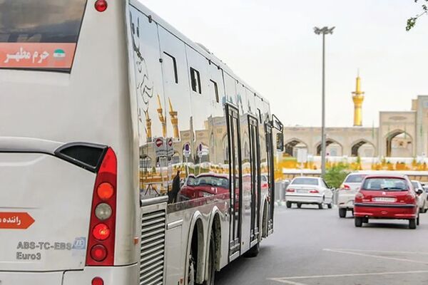 خدمت‌رسانی رایگان اتوبوسرانی برای بازگشت زائران اربعین از مرز مهران به تهران آغاز شد