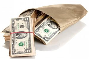 حذف دلار از معاملات نفتی به دلار آسیب می‌زند