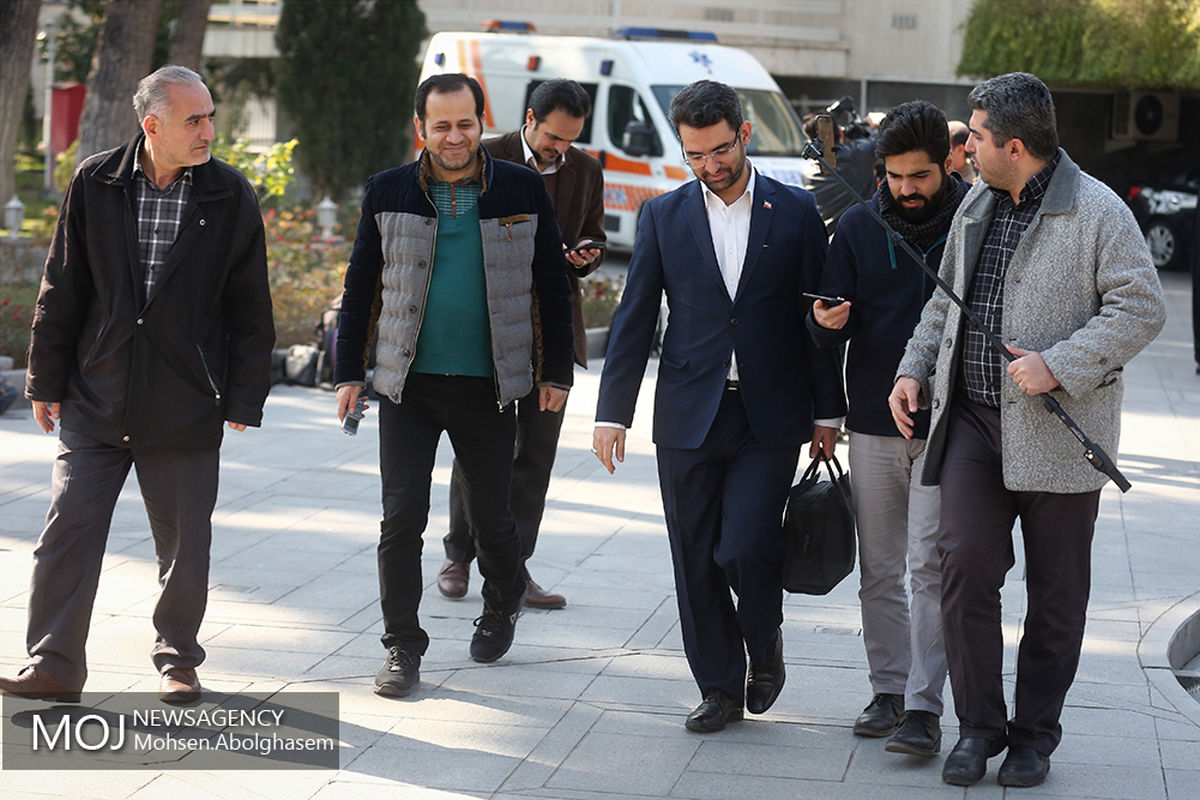 حاشیه جلسه هیات دولت - ۳ بهمن ۱۳۹۷ / محمد جواد آذری جهرمی وزیر ارتباطات و فناوری اطلاعات