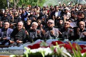 تشییع پیکر بهنام صفوی در اصفهان