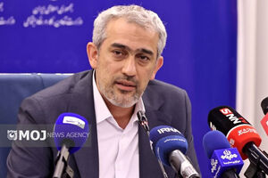 وزیر اقتصاد بر اولویت همراهی با بخش خصوصی در سیاست تک‌نرخی ارز تاکید کرد 
