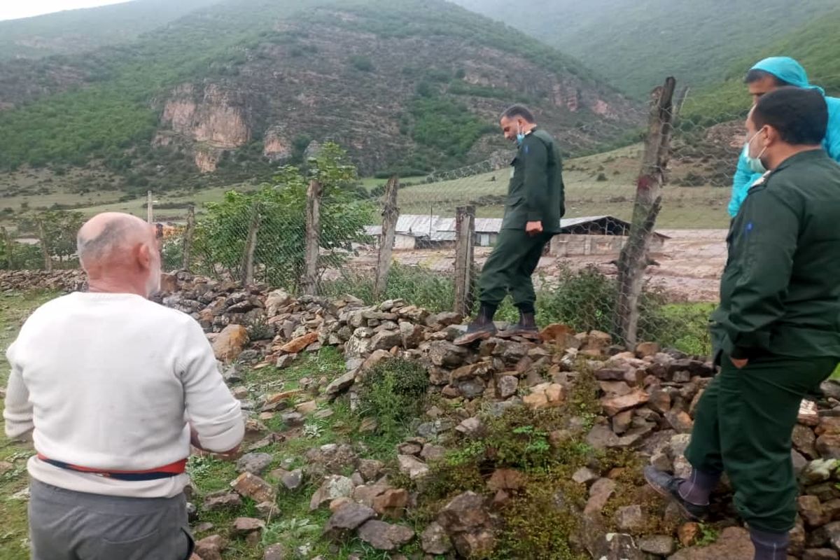 بازدید فرمانده سپاه نوشهر از مناطق سیل زده کجور