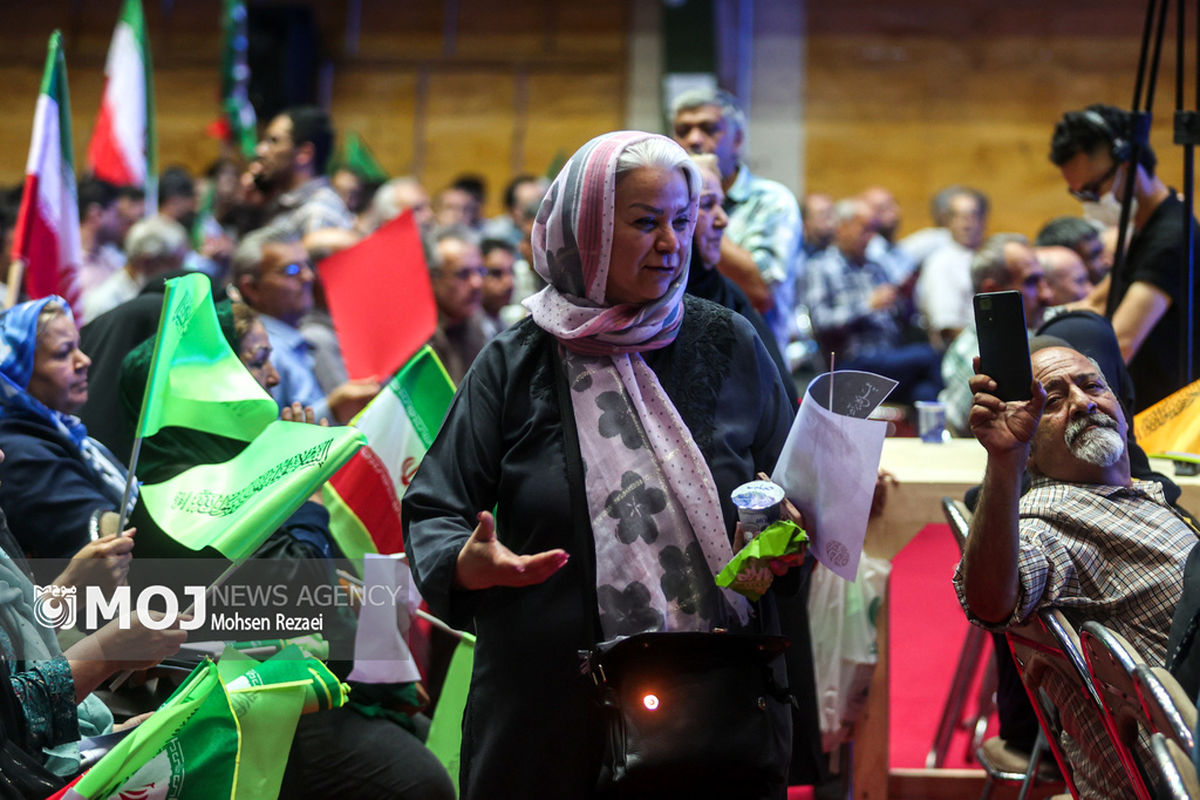 گردهمایی کارگران و بازنشستگان با حضور محمدباقر قالیباف