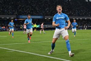 کورس قهرمانی برای ناپولی تمام نشده است