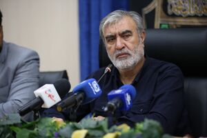 شهیدان امیرعبداللهیان و خرازی ولایت‌مدار بودند
