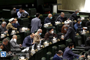نماینده مجلس: درآمد سلبریتی‌ها باید مشمول مالیات شود/ نایب رئیس مجلس: این مهم در دستورکار ما نیست