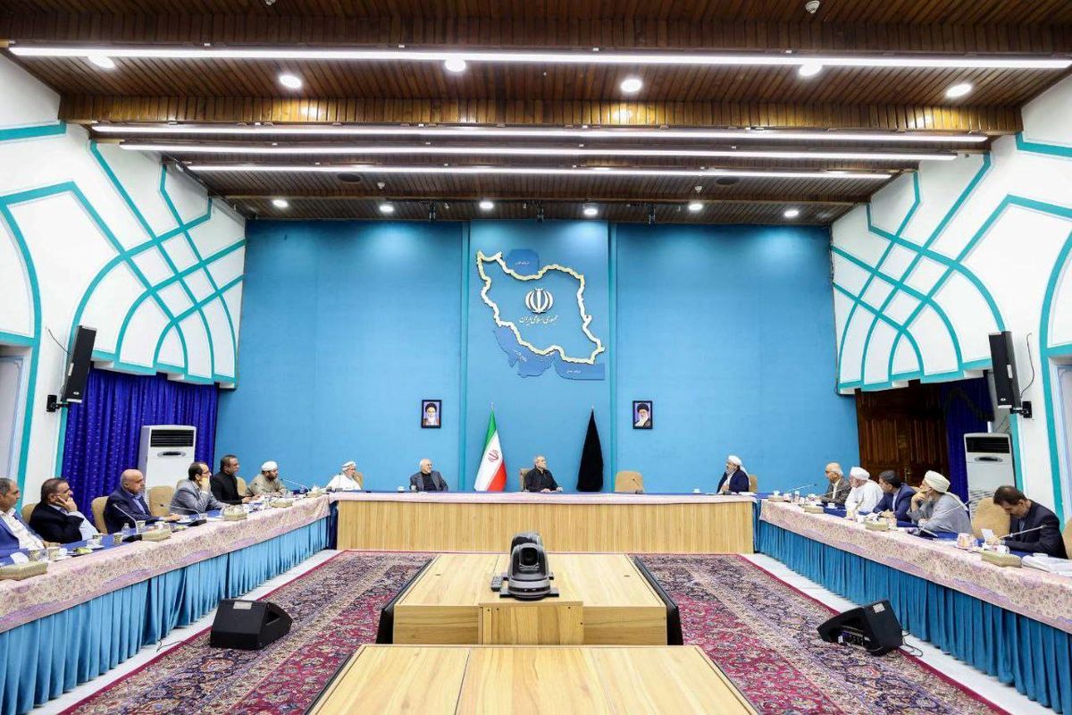 مسعود پزشکیان در دیدار جمعی از نمایندگان اقوام و مذاهب