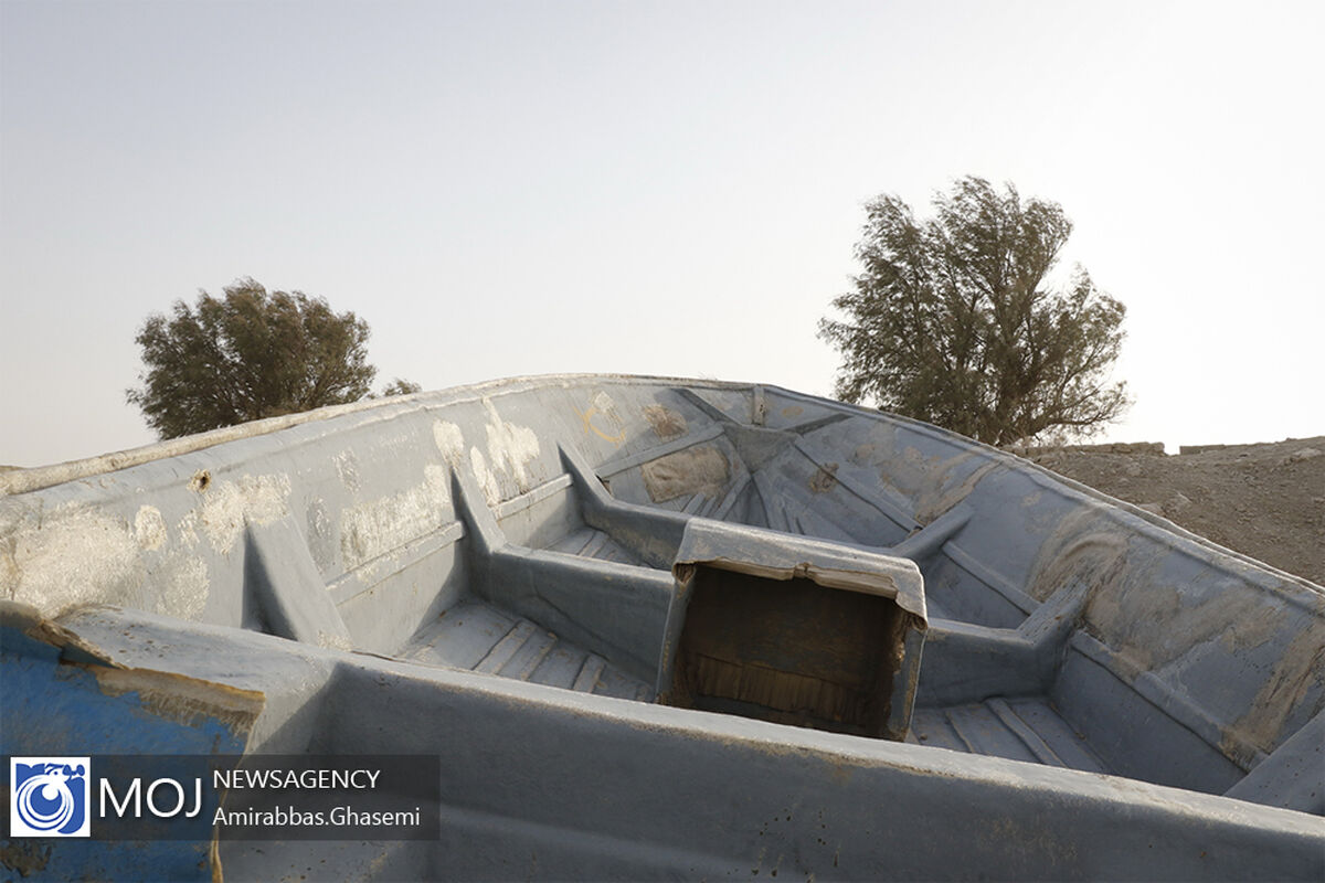 قایق های واژگون ، روستای محروم تخت عدالت