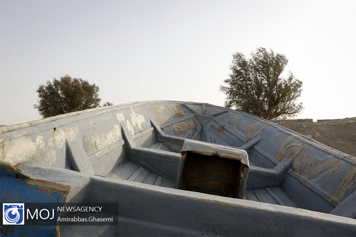 قایق های واژگون ، روستای محروم تخت عدالت