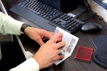 مجوز خروج از کشور بانوان بدون مراجعه به دفترخانه صادر شد