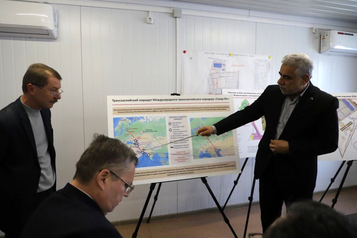 استاندار گیلان در بازدید از بندر علیا آستراخان روسیه