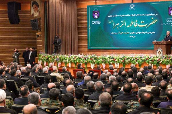 ملت پایبند به عدالت و وحدت، هرگز به زانو در نمی‌آید