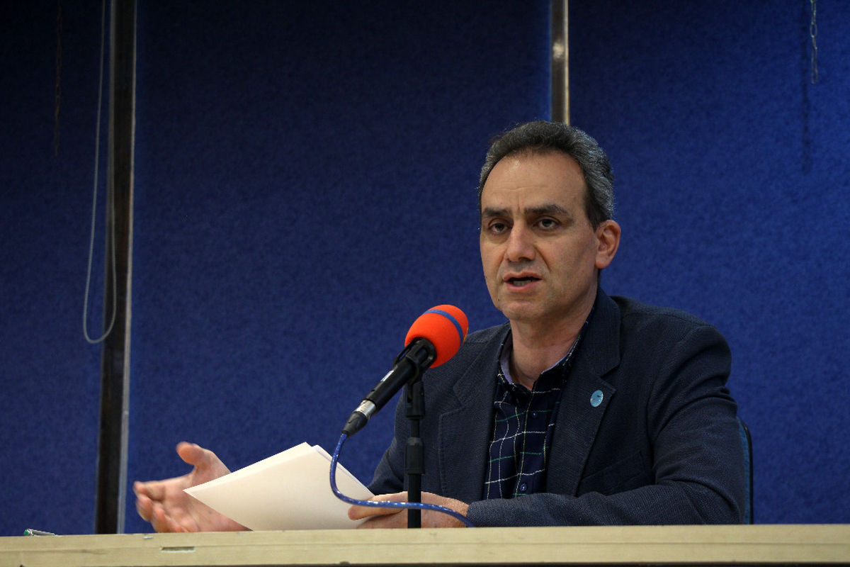 شهرام کرمی در آخرین روز از نشست آسیب‌شناسی جشنواره بین‌المللی تئاتر فجر