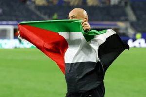 سرمربی مصر با تماشاگر رژیم منحوس صهیونیستی درگیر شد