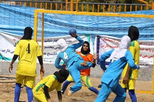 دختران هندبالیست هرمزگان بر سکوی قهرمانی ایستادند