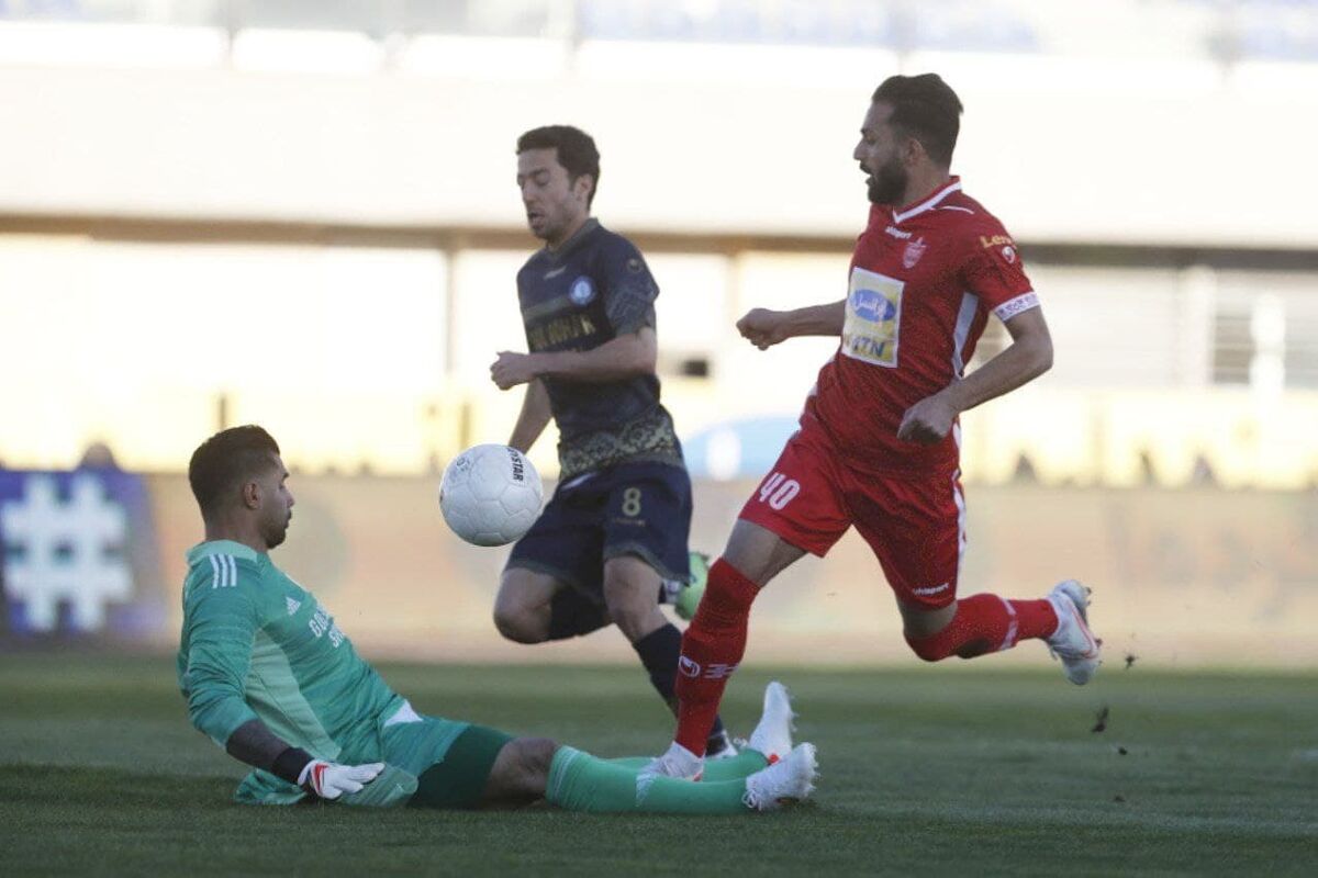فوتبال گل گهر سیرجان و پرسپولیس