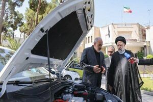 رئیس جمهور از خودروهای برقی بازدید کرد