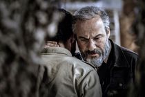 حبیب خزایی فر موسیقی دیدن این فیلم جرم است را می نوازد