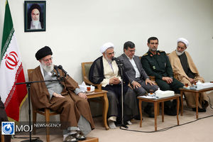 دیدار دست اندرکاران کنگره ملی ۱۵۰۰ شهید هرمزگان با مقام معظم رهبری