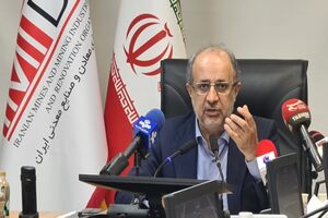 فولاد مبارکه امسال رکود تولیدش را می زند / پیشرفت پروژه های نیروگاهی برای تامین برق مورد نیاز صنعت و معدن