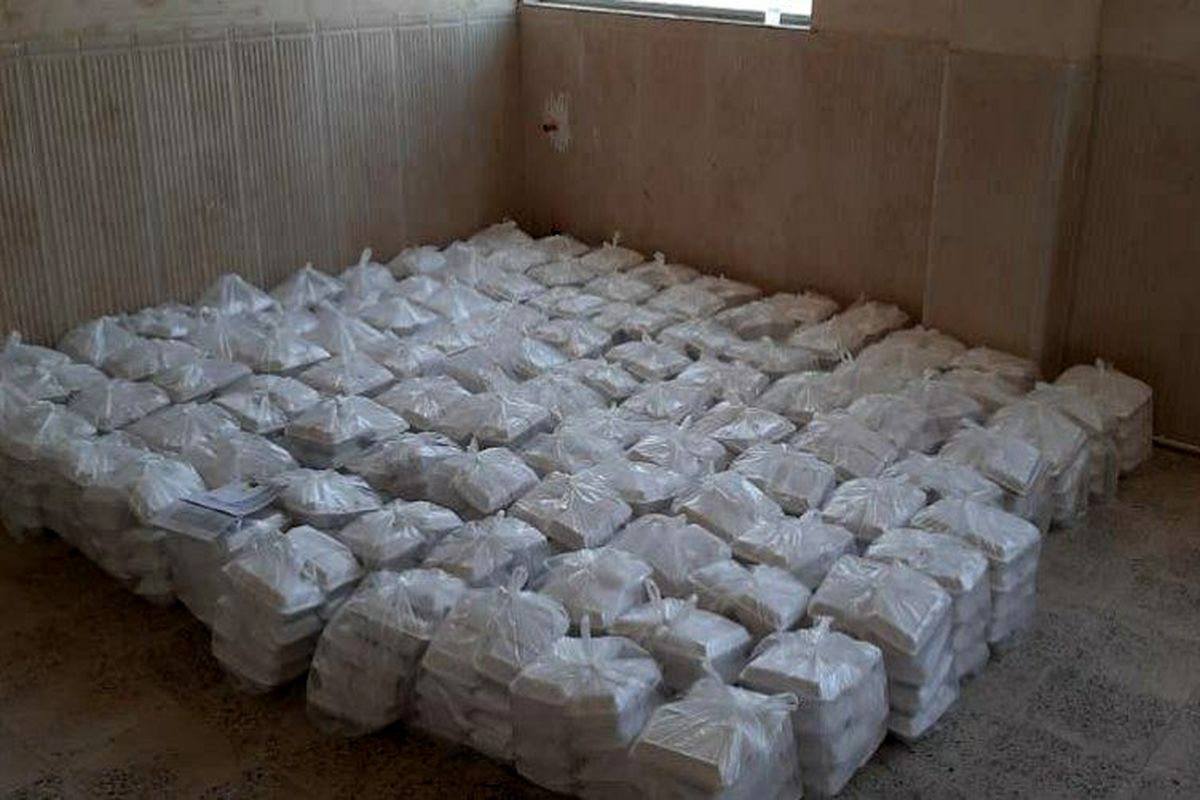 توزیع غذای گرم در ایوان