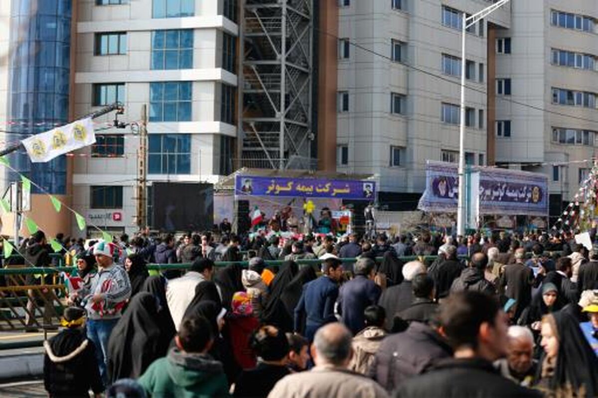 حضور بیمه‌‌‌ کوثر در راهپیمایی چهلمین سالگرد پیروزی انقلاب