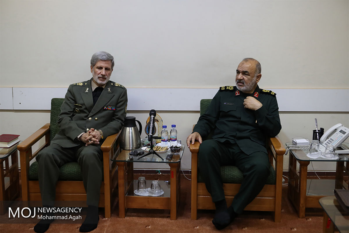 دیدار وزیر دفاع با فرمانده کل سپاه پاسداران