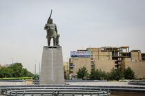 نصب مجدد تندیس کاوه آهنگر در میدان آزادی اصفهان