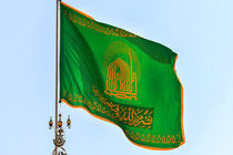 فیلم قدیمی از تعویض ضریح مضجع شریف حضرت امام رضا (ع) با حضور رهبر انقلاب در سال ۱۳۷۹