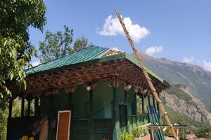 آغاز عملیات اجرایی مرمت بقعه متبرکه امامزاده‌هاشم و محتشم روستای لشکان رحیم آباد