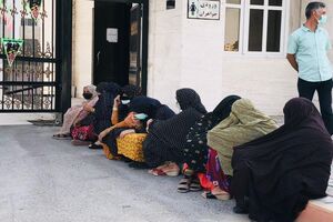 تجمع اعتراضی اهالی گچین بالا مقابل استانداری هرمزگان