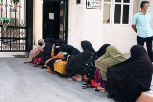 تجمع اعتراضی اهالی گچین بالا مقابل استانداری هرمزگان