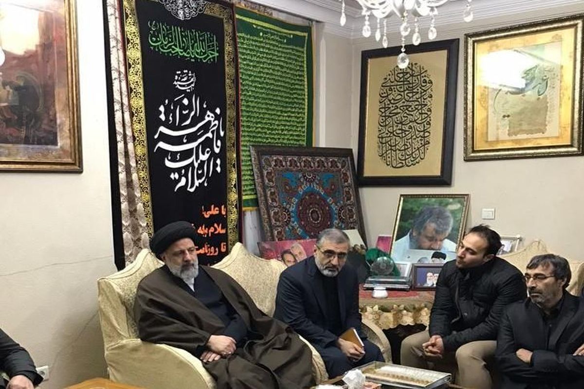 آیت الله رییسی در منزل شهید حاج قاسم سلیمانی