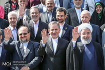 دولت عزمی برای رفع مشکلات اقتصادی ندارد/ کشور به عقب رانده شده است