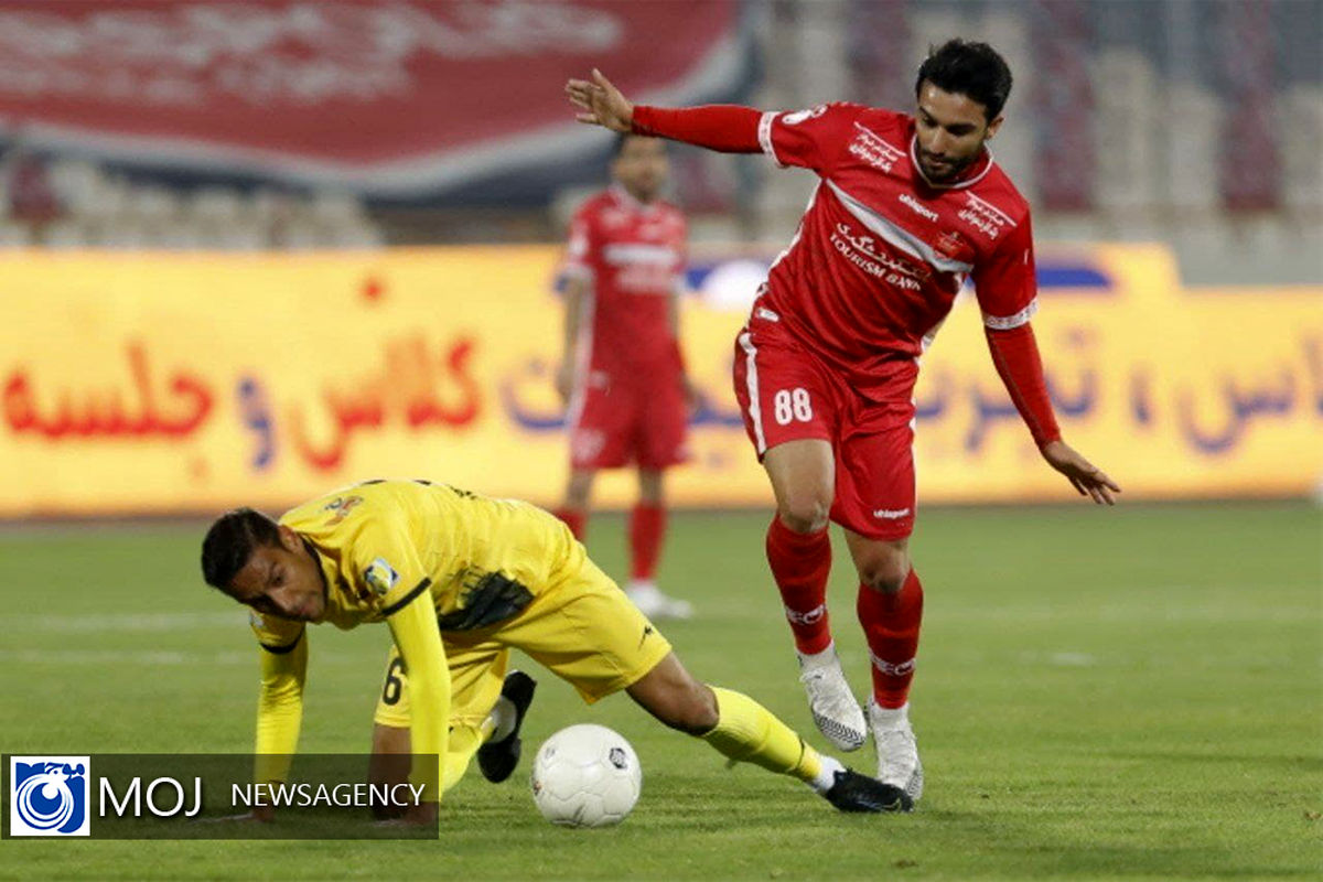 دیدار تیم های فوتبال پرسپولیس و فجرسپاسی شیراز