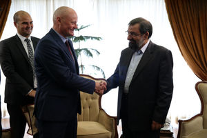 هیچ یک از روسای جمهور آمریکا تا کنون از واژه مجعول «خلیج ع رب ی» استفاده نکرده بودند